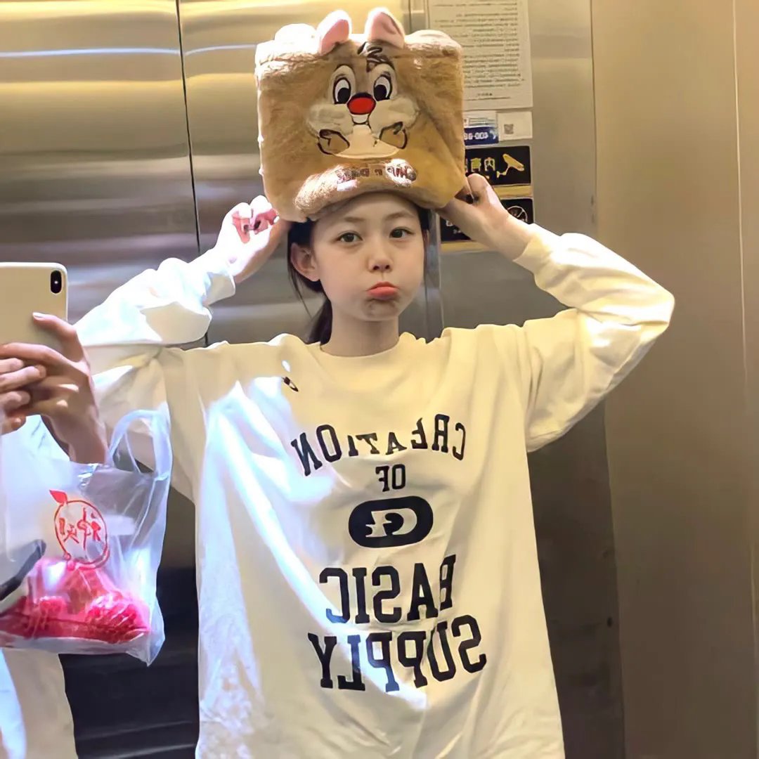 地板下的小矮人